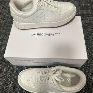 ALO Recovery Mode Sneaker Natural White/Gum